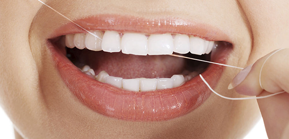 How-to-Floss-Your-Teeth